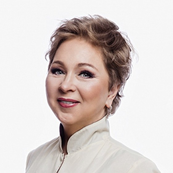 Карпова <br />
Елена